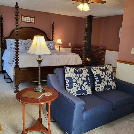 5 Ojo Inn Bed And Breakfast ยูเรกาสปริงส์ ภายนอก รูปภาพ
