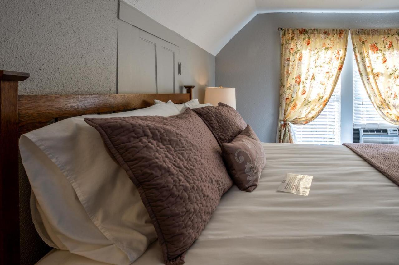 5 Ojo Inn Bed And Breakfast ยูเรกาสปริงส์ ภายนอก รูปภาพ