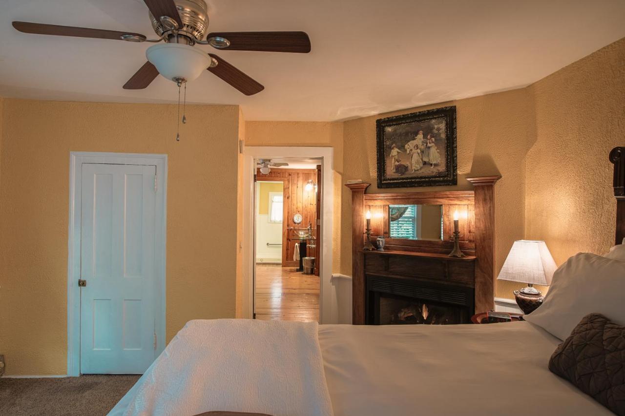 5 Ojo Inn Bed And Breakfast ยูเรกาสปริงส์ ภายนอก รูปภาพ