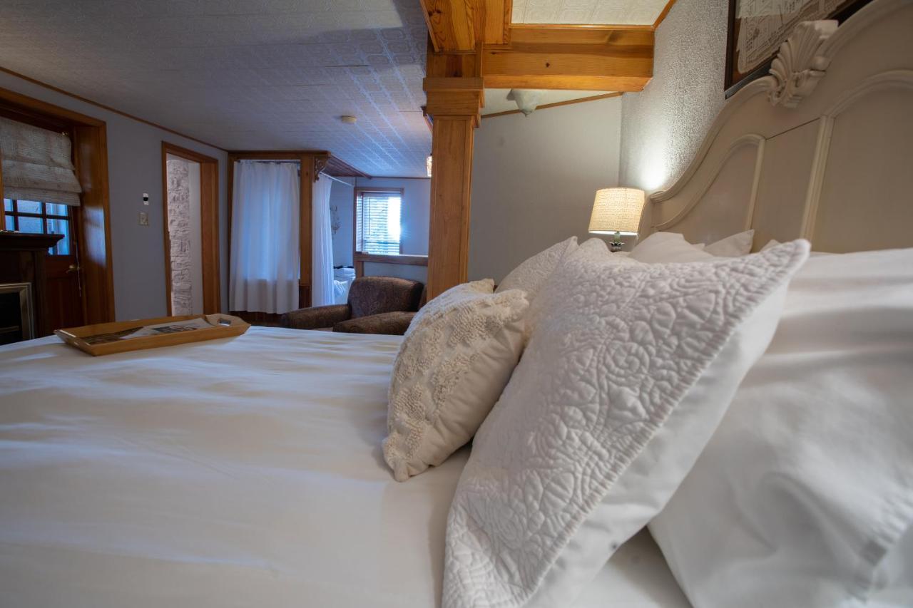 5 Ojo Inn Bed And Breakfast ยูเรกาสปริงส์ ภายนอก รูปภาพ