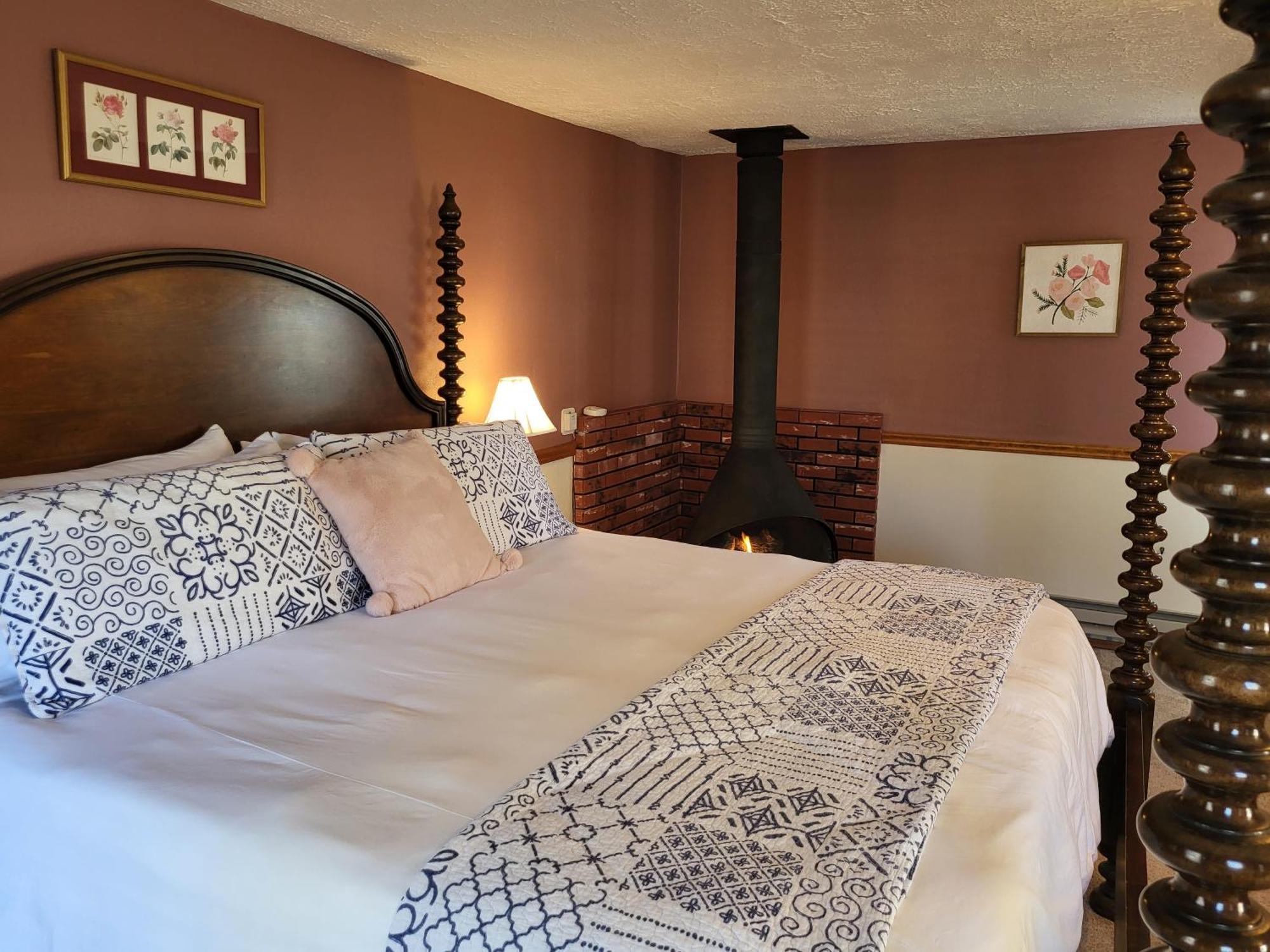 5 Ojo Inn Bed And Breakfast ยูเรกาสปริงส์ ภายนอก รูปภาพ